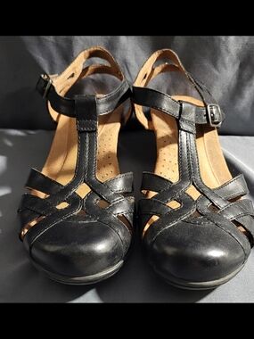 Rockport Black Women's T-Strap Clog Sandals